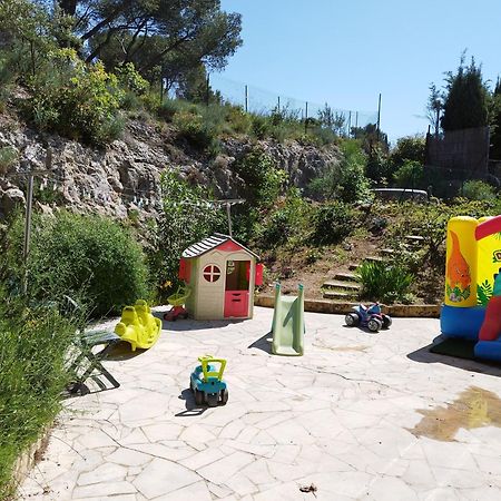 Location Gite En Provence ボーケール エクステリア 写真