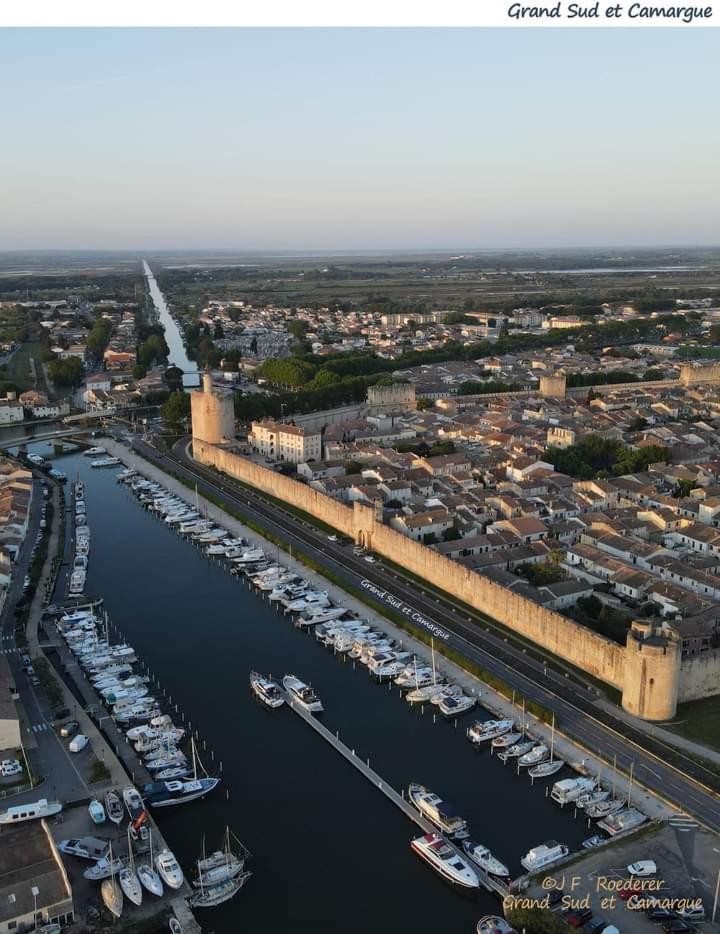 Location Gite En Provence ボーケール エクステリア 写真