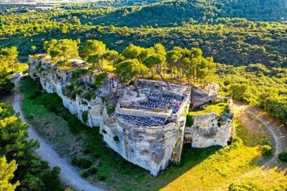 Location Gite En Provence ボーケール エクステリア 写真